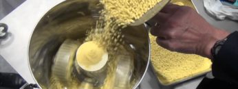 [国際粉体工業展東京 2016] ディスクペレッター「F-5」 – 株式会社ダルトン