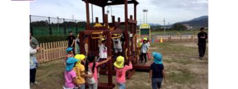 [テーマパークEXPO 2016] 屋外木造遊具「レインボー・プレイセット」 – エンパワージャパン株式会社