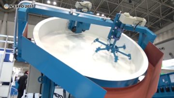 [2017 NEW環境展] 自動クリーニング機構搭載「パン型造粒機」 – 太洋マシナリー株式会社