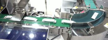 [第24回 インターフェックスWeek 2022] 医薬品用高速横ピロー自動包装機「S-7680-BX」 - 大森機械工業株式会社