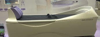 [国際モダンホスピタルショウ 2021] ベッド型マッサージ器「アクアタイザー」 - ミナト医科学株式会社